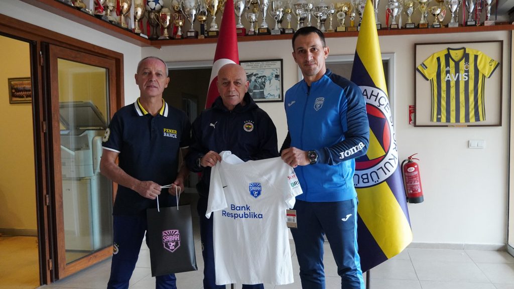 Saşa Yunisoğlu “Fenerbahçe” Futbol Akademiyasının direktoru və məşqçiləri ilə görüşdü